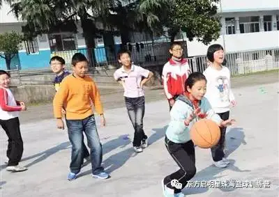 中学篮球战术训练方法有哪些_0